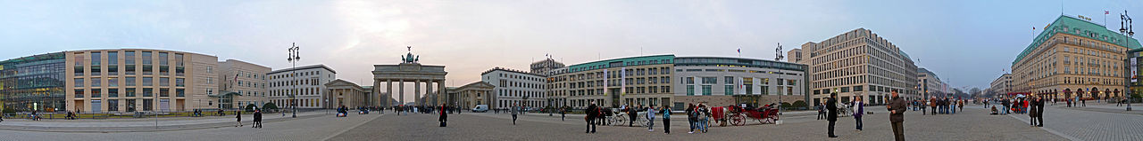 8.Nize Nicolai Schäfe 1280px PariserplatzBerlin